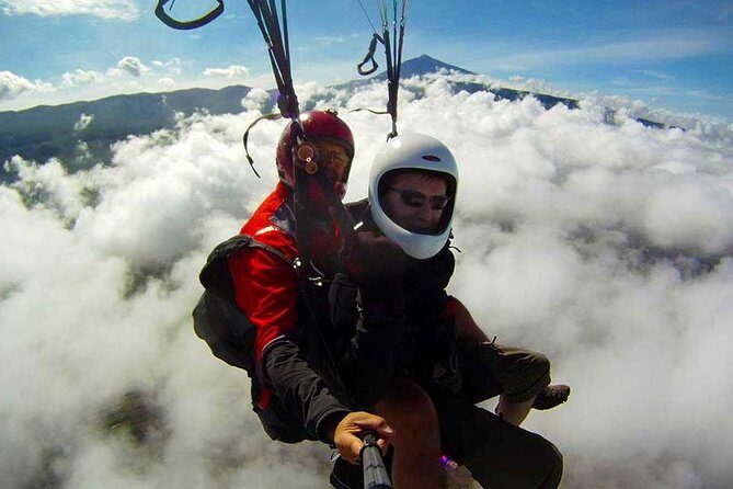 Paragliding 1000 Meters - The Guides and Safety
