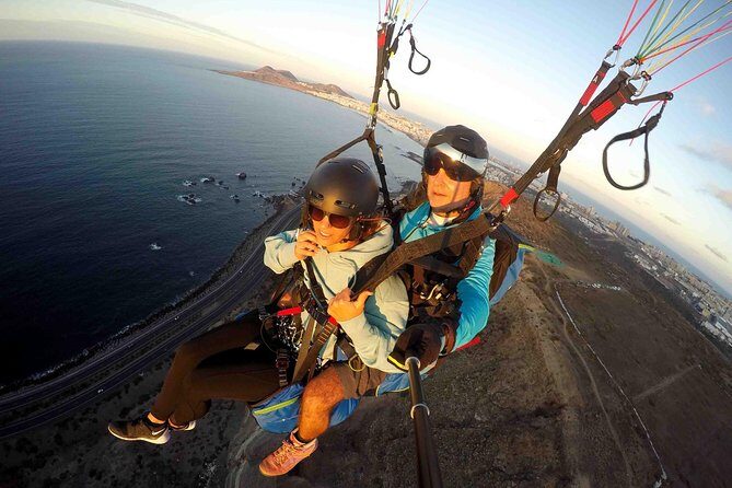 Paragliding Tandem Flight in Las Palmas de Gran Canaria - An In-Depth Look at the Paragliding Experience