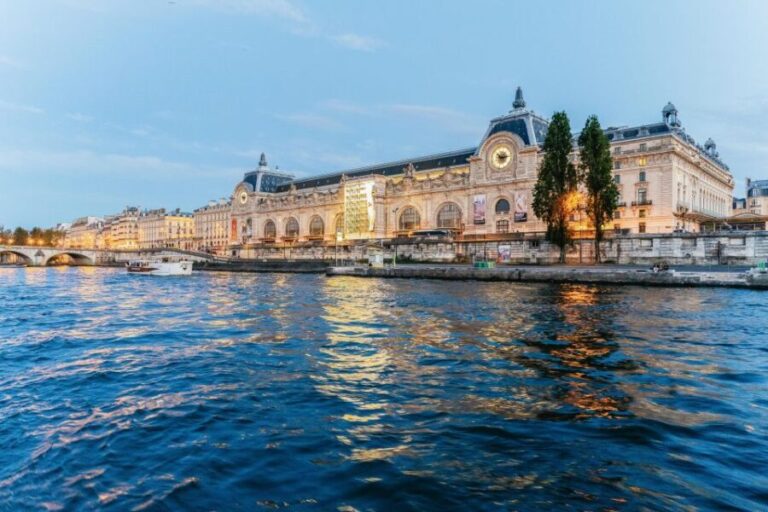 Paris: 3-Course-Dinner Cruise on the Seine with live music - Who Will Love This Experience?