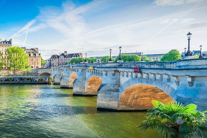 Paris: 3 hours Tour with an APP - How to Maximize Your Experience