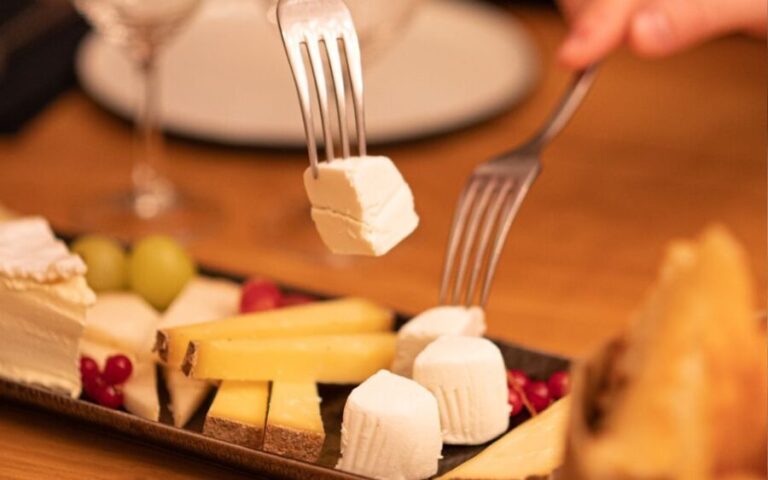 Paris: Apéro Wine and Cheese Tasting Experience - A Closer Look at the Experience