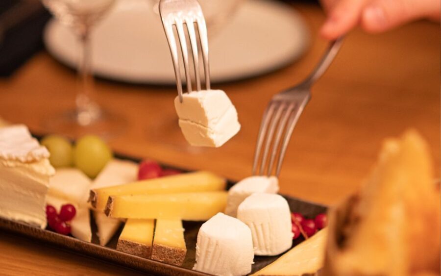 Paris: Apéro Wine and Cheese Tasting Experience - A Closer Look at the Experience