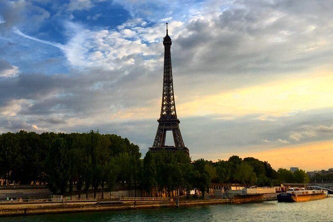 Paris Gourmet French Delicacies Food Tour in Eiffel Tower Area - Why This Tour Works Well
