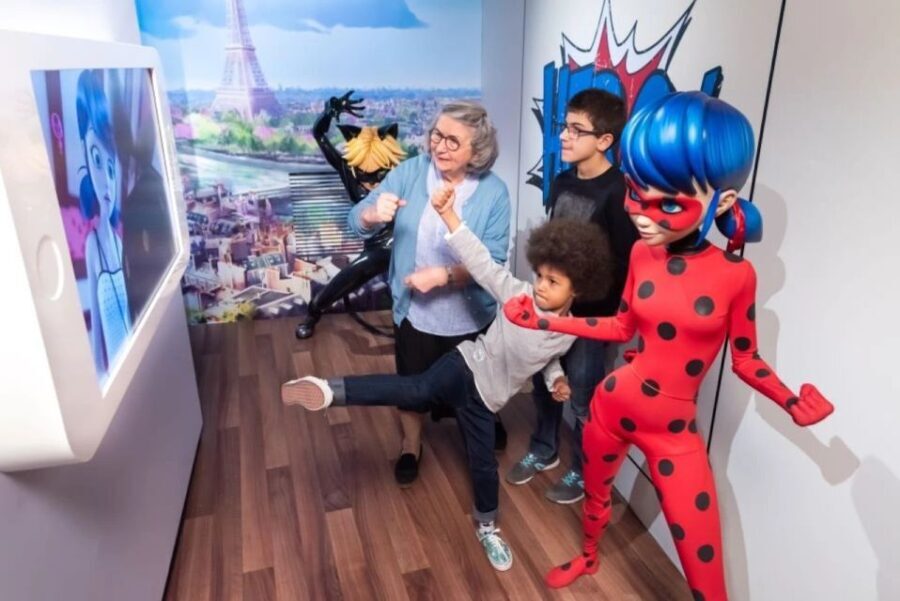 Paris: Grèvin Wax Museum and Seine River Cruise Tickets - A Deep Dive into the Experience: What to Expect at the Wax Museum