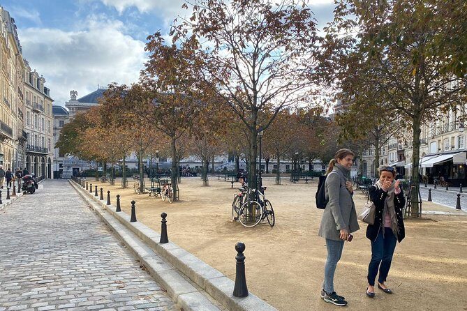 Paris Half Day Semi Private Tour with Private Options - Breakdown of the Itinerary