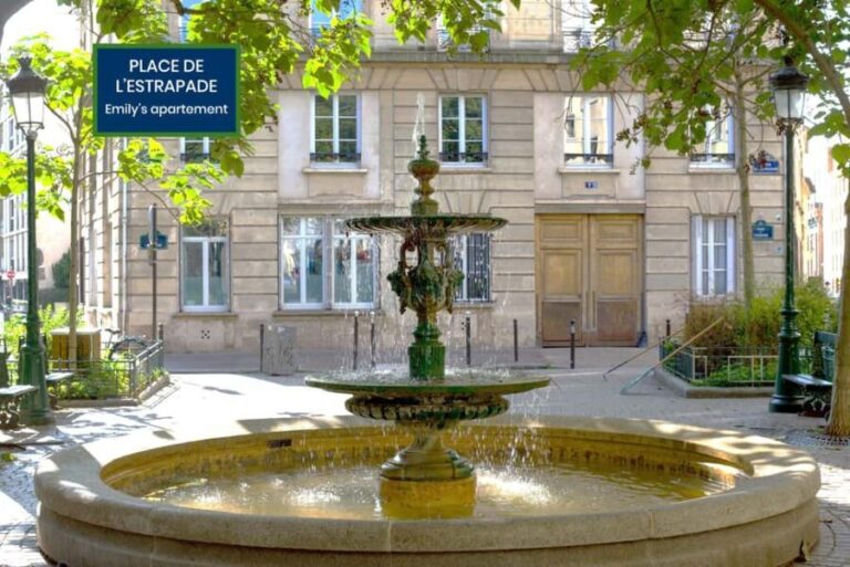 Paris: Hop-on with Emily walking tour and bus tour - Key Points