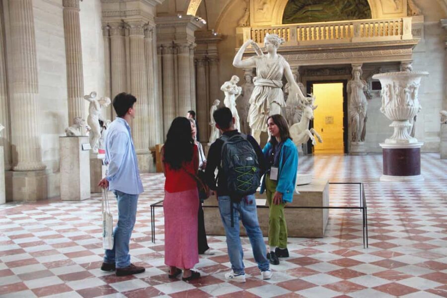 Paris: Louvre Museum Skip-the-Line Guided Tour - Exploring the Louvre with a Guided Twist