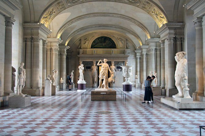 Paris Murders and Mysteries semi-private tour of the Louvre - What You Can Expect at Each Stop