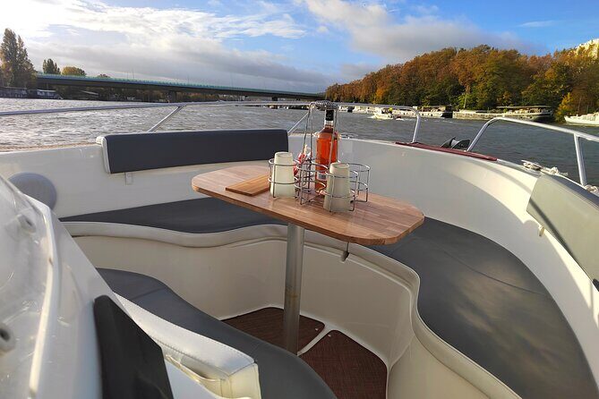 Paris Private Seine River Cruise Embark near Eiffel Tower - Analyzing the Cost and Value