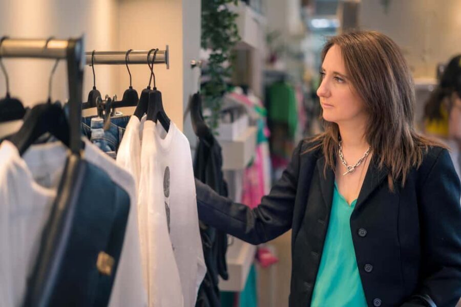 Paris : Shopping Tour with a Paris fashion stylist - 1/2 day - A Detailed Look at the Paris Fashion Shopping Experience