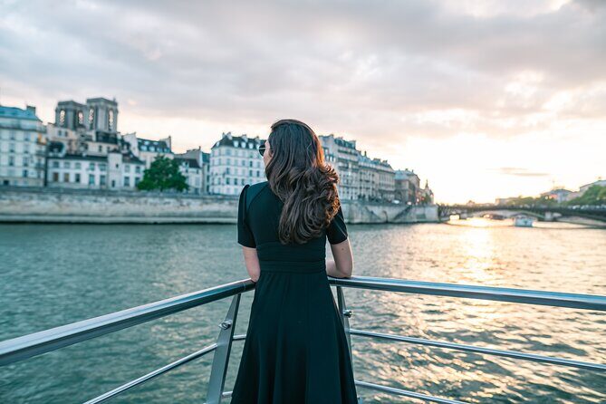 Paris Sightseeing Cruise with Champagne by Bateaux Mouches - The Food and Beverage: Champagne Toast