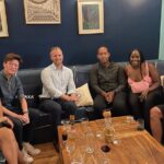 Paris Solo meetup:A cultural stroll,drinks and socializing - The Guide and Atmosphere