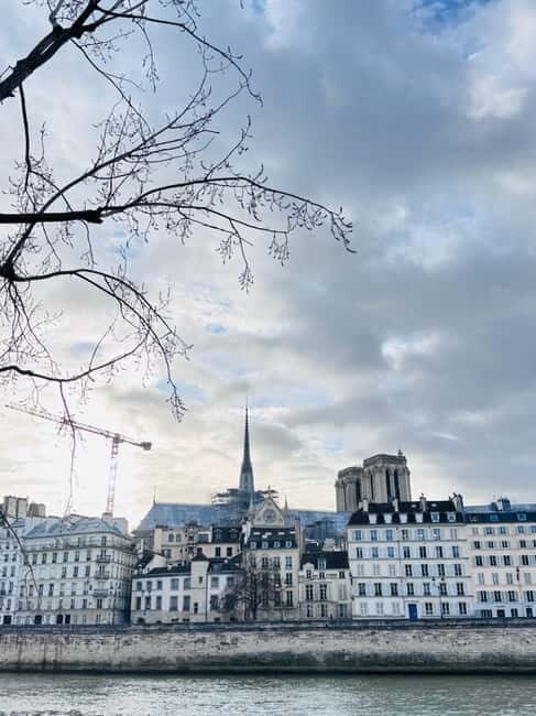 Paris: The vibrant city center and Le Marais in German - Who Will Love This Tour?