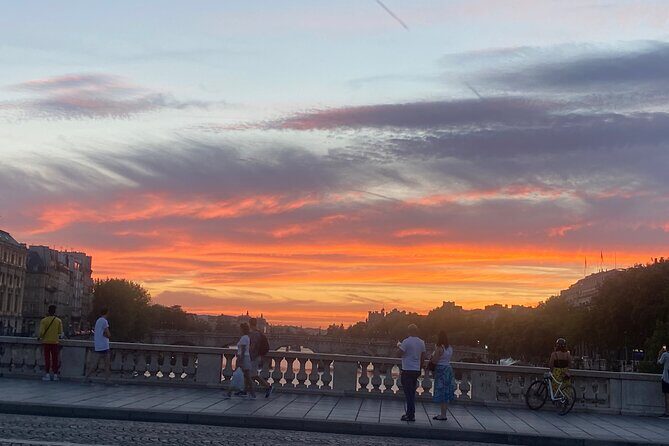 Paris until the heart of the night - The Value and Practicalities