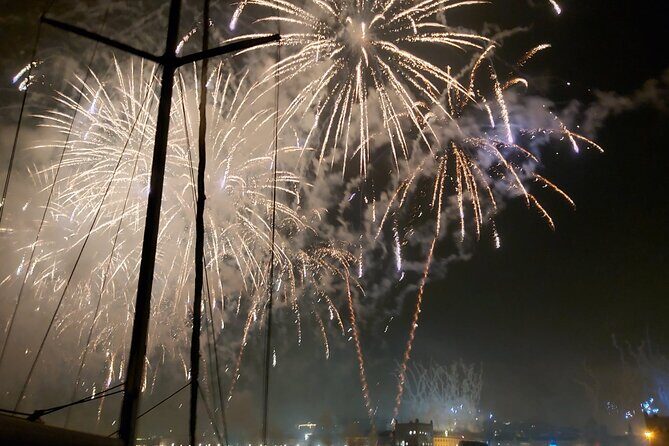 Passing the Year in a Boat with Champagne and Fireworks - The Sum Up