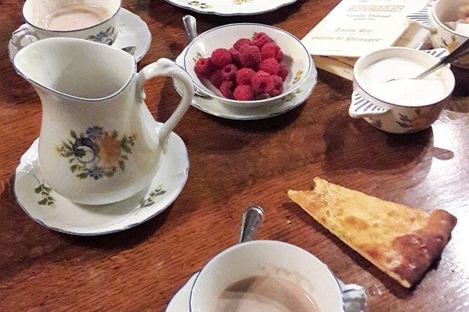 Pérouges Medieval Village Private Trip with Tasting from Lyon - What Travelers Say