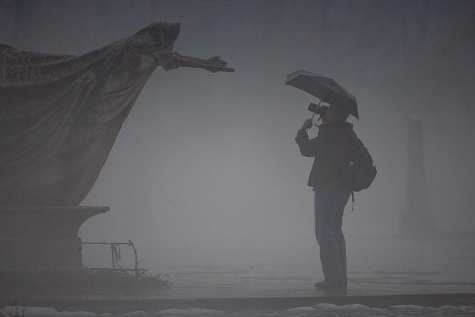 Photography and walking tour in 8th District, Budapest - Practical Details and Tips