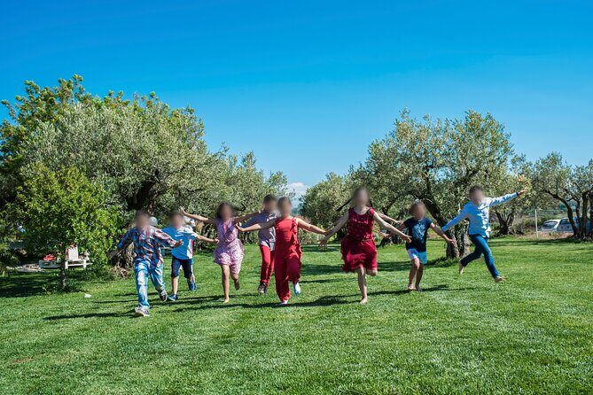 Picnic on the lawn -aromatic garden and winery - Who Will Love This Tour?