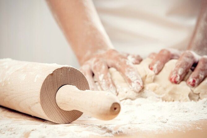 Pizza Lesson in Napoli - The Experience of Making Neapolitan Pizza