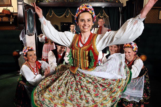 Polish Folk Show with 3 course dinner in Krakow legendary restaurant - The Overall Experience: Whats the Verdict?