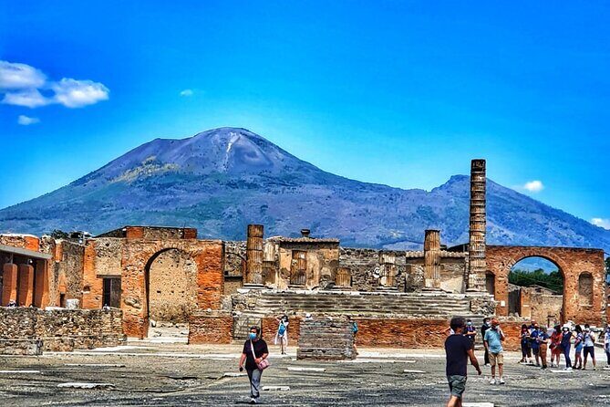 Pompeii & Mount Vesuvius Tour with Guided Visit, Tickets & Lunch - A Scenic Winery Lunch with Tasting