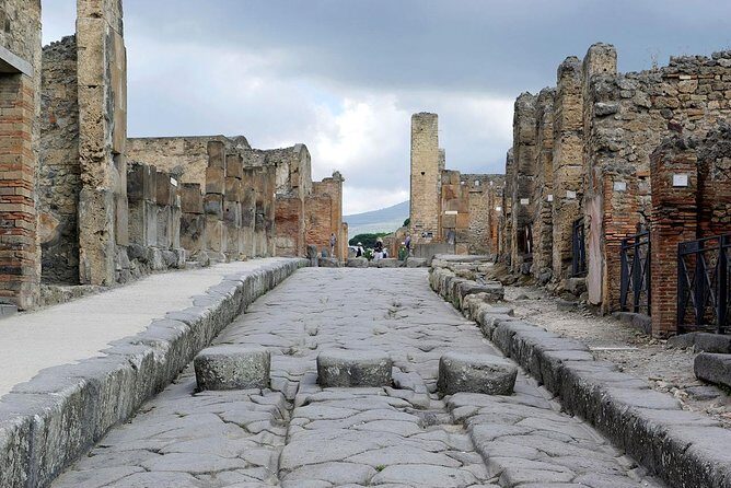 Pompeii Ruins Excursion for 3 hours (round-trip included) - FAQs