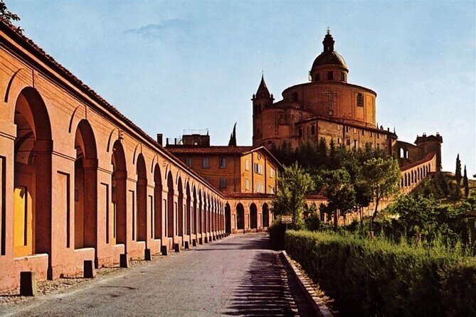 Porticoes of Bologna and Basilica San Luca Guided tour - Exploring Bologna’s Porticoes: A UNESCO Heritage