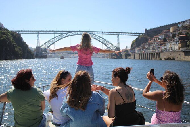 Porto: 6 Bridges Private Yacht Cruise with Wine & Snacks - FAQ