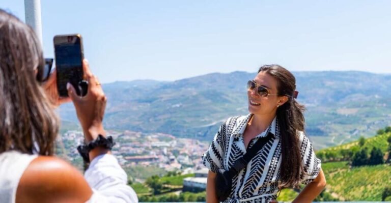 Porto: Douro Valley Tour with Lunch, Boat Cruise & Tastings - Starting the Day: Comfort and Convenience