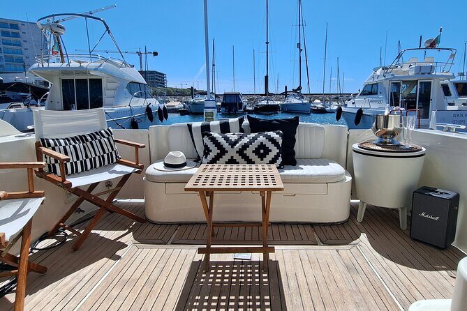 Porto: Luxury Yacht Tour of the 6 Bridges and Douro Natural Reserve - The Itinerary: A Closer Look