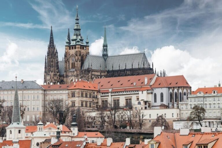 Prague Castle St. Vitus Cathedral, Royal Palace, St. George's Basilica - The Practical Side: What to Expect