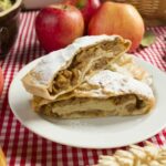 Prague: Evening Folklore Garden Party with Traditional Menu - The Value of This Tour