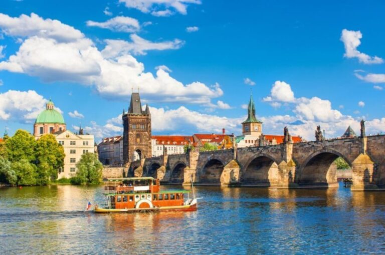 Prague Old Town Family Tour, Attractions, Royal Castle - The Value of a Private, Tailored Tour