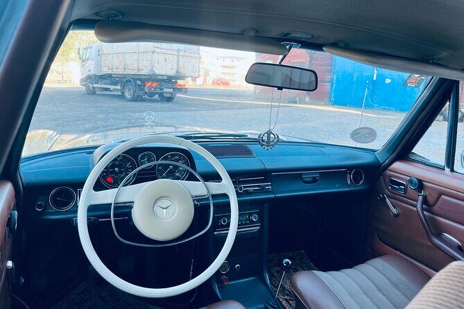 Prague Sightseeing Express Tour in Classic Car - FAQ