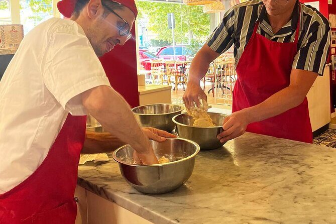 Premium Pizza Making Class at a Pizzeria in Como - FAQs