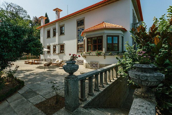 Premium Private Douro & Vinho Verde Tour: Wine Tastings & Lunch - Analyzing the Value