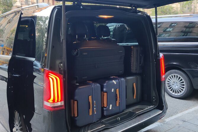 Premium Transfer from / to Airport and Port - The Arrival & Meeting Process