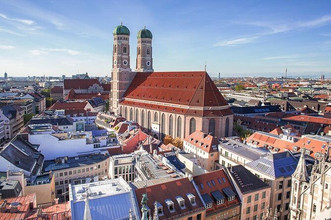 Private 2.5 hour city tour of Munich with driver/guide - Detailed Breakdown of the Itinerary