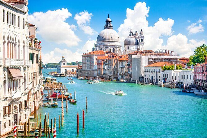 Private 2 hrs Grand Canal, Hidden Gems Walk and food tasting - A Closer Look at the Itinerary