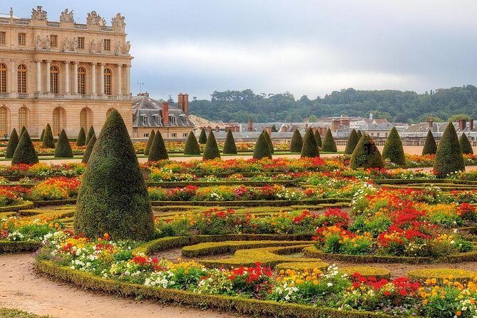 Private 5-hour round transfer to Versailles from Paris. Best offer! - Who Would Benefit Most from This Tour?
