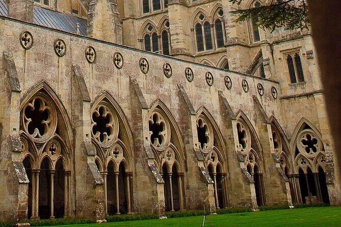 Private Archaeologist Guided Tour Stonehenge, Salisbury & Avebury - Why This Tour Offers Great Value