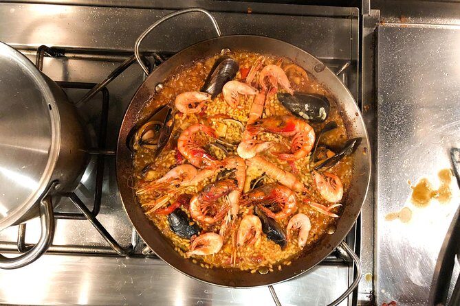 Private Authentic Paella Cooking Class in Barcelona with Josh - Who Should Consider This Experience?