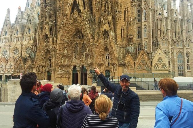 Private Barcelona and Sagrada Familia Tour with Hotel Pick-up - Analyzing the Value