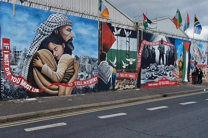 Private Belfast city & peace wall tour - What to Expect from the Experience