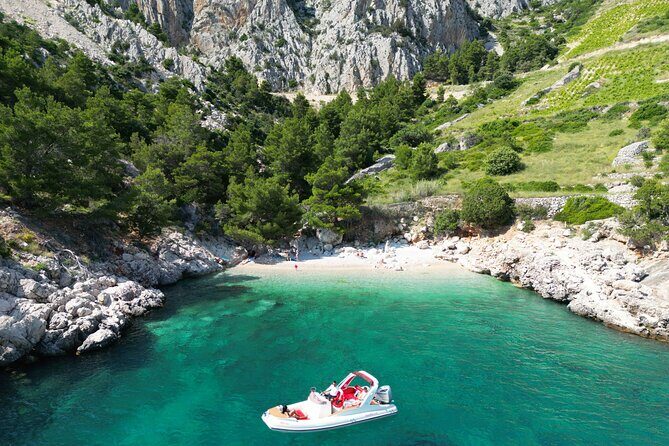 Private boat tour of Red rocks & Pakleni islands - The Experience of the Tour