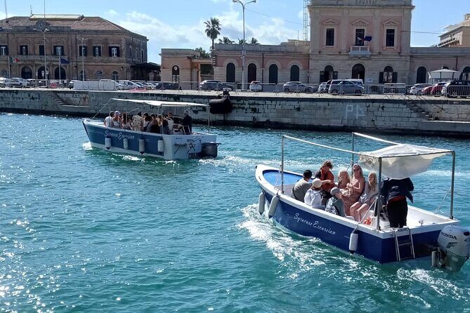 Private boat tour with prosecco and fresh fruit - Practicalities & Tips