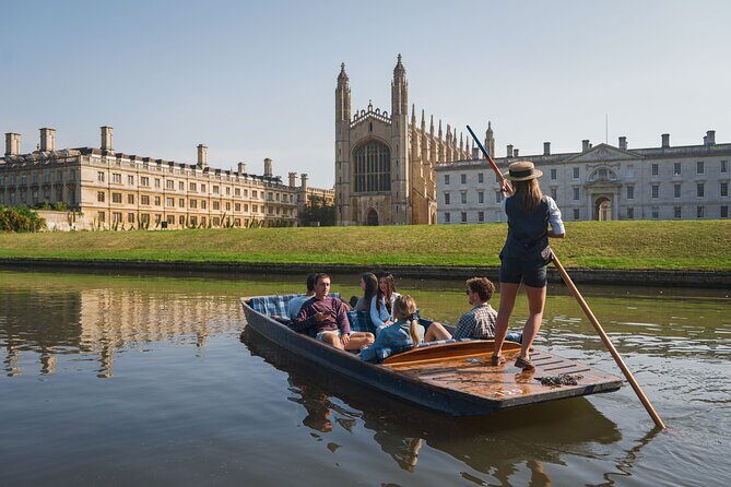 Private | Cambridge University Punting Tour - A Detailed Look at the Cambridge Punting Experience