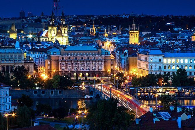 Private Car Transfer from Vienna to Prague with 2h of Sightseeing - Who is this experience perfect for?