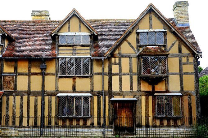Private Day Tour to Stratford-Upon-Avon - All things Shakespeare - Step Back into Tudor Education