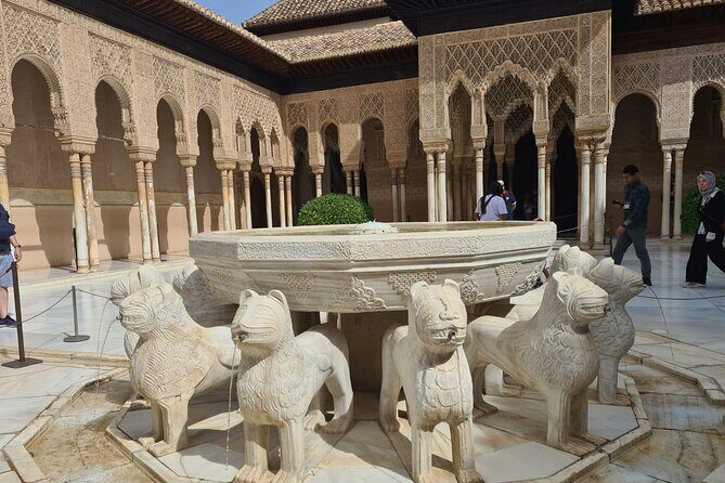 Private excursion to the Alhambra and Generalife - Why a Guided Tour Is Worth It